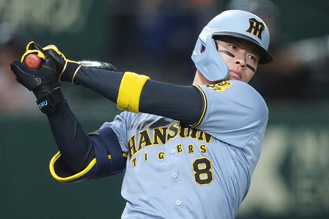 佐藤輝明 .259(88-21) 8本(1位) 21打点(1位) 32三振(1位) 長打率.654(1位) OPS.973 三塁打2本(1位)