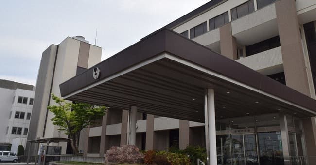 男性市議、54歳女性市議に突然キス「君の赤いほっぺを見たらリンゴを思い出してキスしたくなった」