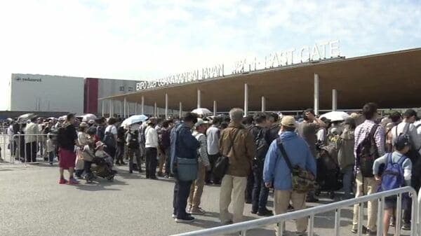 大阪万博＋131,000