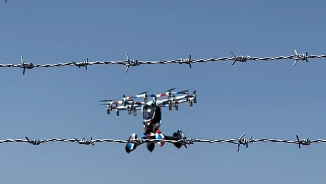 【悲報】大阪万博の空飛ぶクルマ、有人飛行中にぶっ壊れるｗｗｗｗｗｗｗｗｗｗ