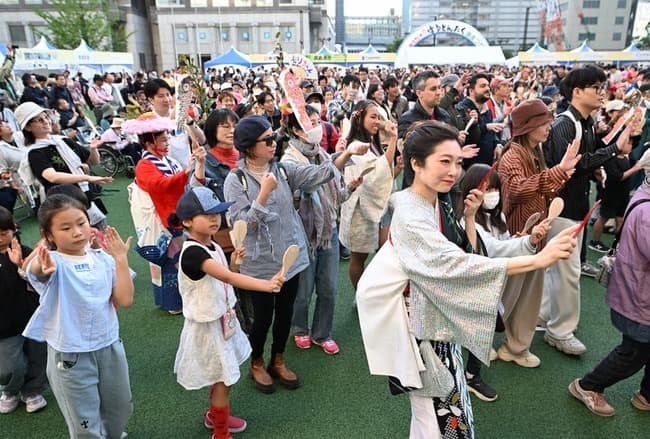 大阪万博「3週間で200万人来たんだぞ」博多どんたく港まつり「2日で235万」大阪万博「えっ…」