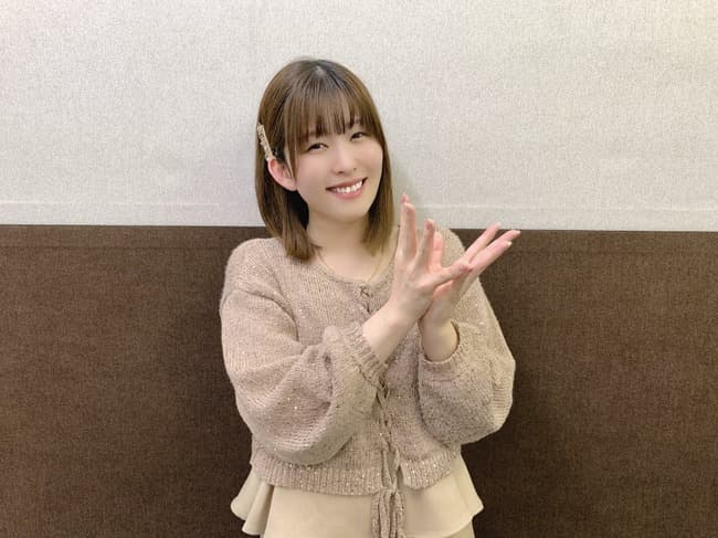 【悲報】人気声優石見舞菜香さんと髪型と顔が似ているツーショットが流出