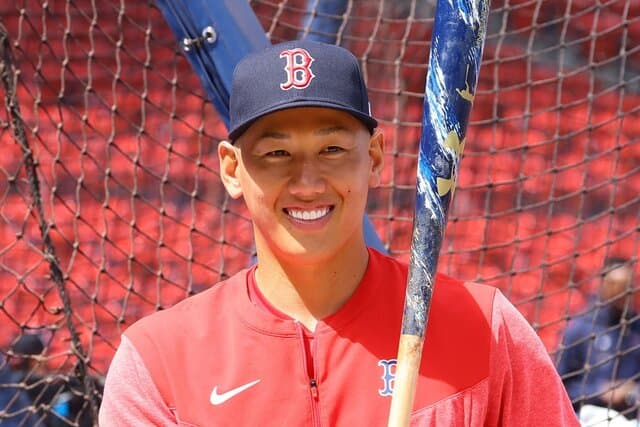 吉田正尚さん←5年120億の3年目・今季出場なし・チームの顔が新DHに就任・トレード難