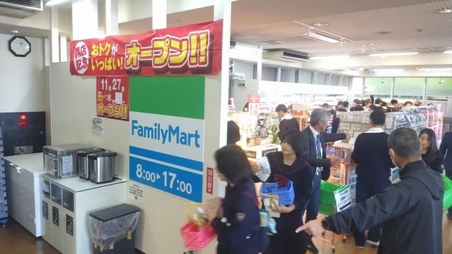 【画像】高校内にファミリーマート開店ｗｗｗｗｗｗｗｗｗｗ