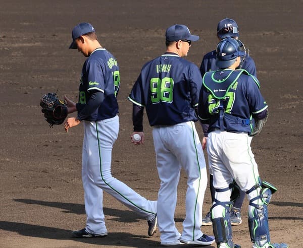 高津監督　奥川　「ファームです。」