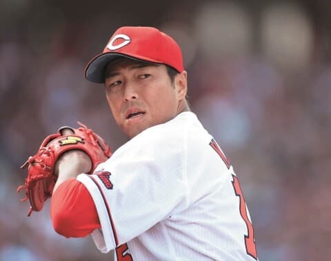 男気黒田←←←←←←21億のメジャー契約を断り4億の広島に復帰しました