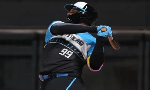 九回2死から日本ハム・レイエスの粘りに場内どよめく フルカウントから6球連続ファウル 13球目を中前タイムリーで意地