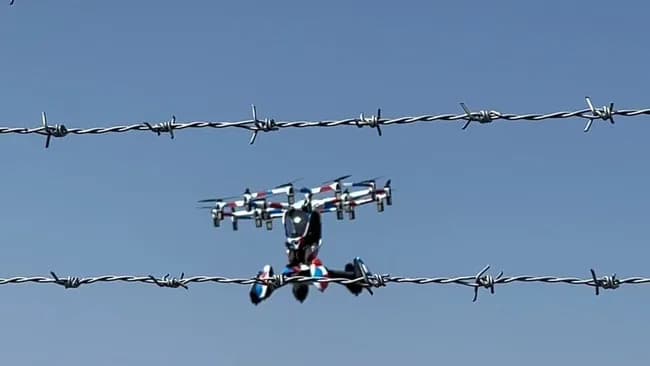 【悲報】大阪万博の空飛ぶクルマ、有人飛行中にぶっ壊れるwwwwwwwwww