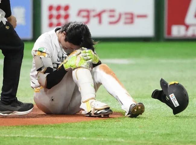 ソフトバンク激震!周東佑京が右腓骨骨折で長期離脱へ 実戦復帰未定