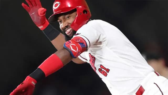 カープファビアン首位打者浮上!阪神森下を12試合連続安打&打率.329で超える