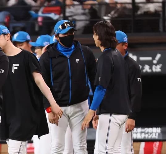 日本ハム・新庄監督 大盛況の平日デーゲーム開催に感嘆「野球人口が減っているなかですごい考えだなと」