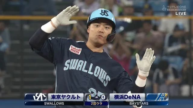 中村悠平、スクイズ成功 → 送球が当たって二塁へw