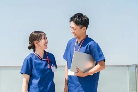 【疑問】『若い男性看護師』はいくらでもいるのに『中年の男性看護師』を見かけない理由