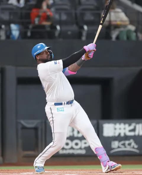 【日本ハム】レイエス9号「もっと積極的なバッターだろ」に奮起!「甘い球逃さず」万波に並ぶ