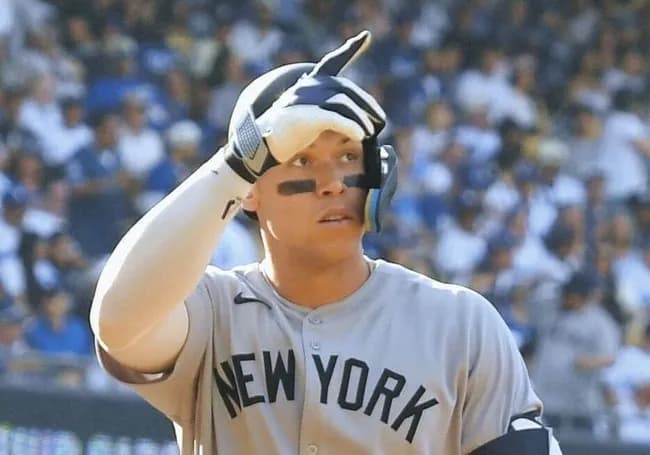 身長2メートル超のジャッジ、「遠征先ではほぼ外出しないんだ」「当然のこと」 その理由は…明かしたヤンキース愛