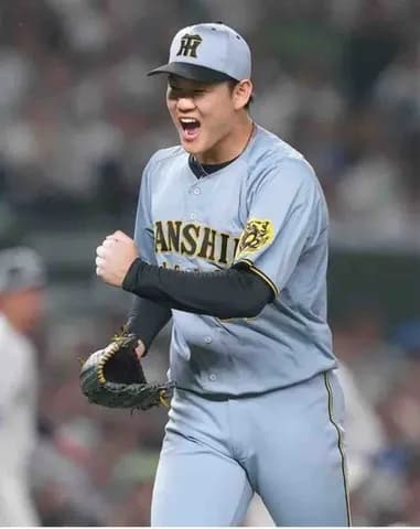 阪神・及川雅貴、火消し完了のガッツポーズ! 横浜高の先輩・伊藤将を好救援