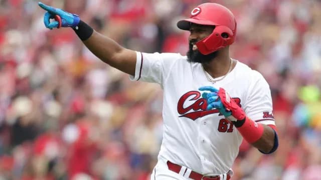 カープファビアン、2打席連続8号&9号2ランホームラン!『年間20本80打点ペース』の大台に乗る!!