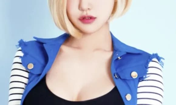 【画像】DJ SODAさんの人造人間18号のコスプレが良すぎるwwwwwwww