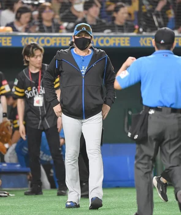 敗戦の日本ハム・新庄監督「完封しぶいっすね」「打てそうで打てない、そういうピッチャーなんで」有原に11三振で無得点