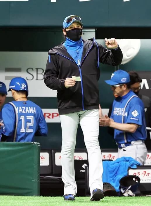 新庄監督 リクエスト決着に悔しさ押し殺し「仕方ない」 2連敗でソフトバンクが1差接近も「連敗した感じはしない。いいゲームしてるから」