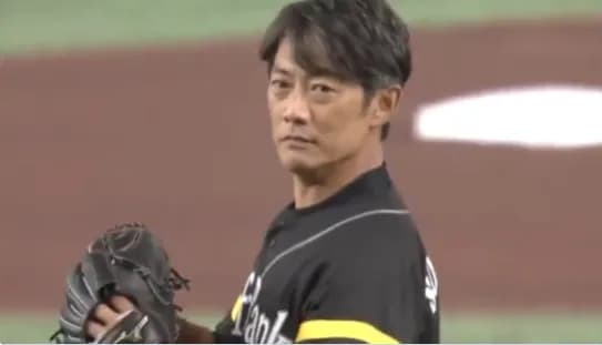 反町隆史さん、相変わらずかっこいい 東京ドームでノーバウンド始球式