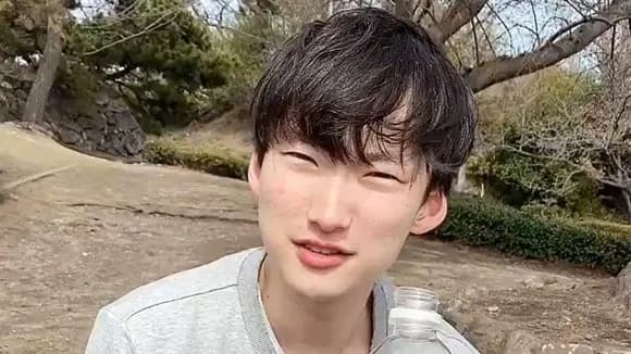 【画像】八田與一に激似の男、再現ドラマに大抜擢されるwwwww