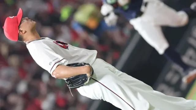 カープがドラ1中村優斗にプロの洗礼。森翔平6回1被弾5失点炎上。滝田3四球も6者凡退!打線は9安打10残塁で完封負け【広島0-5ヤクルト/試合結果】