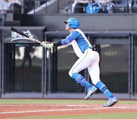 【日本ハム】水谷瞬、2戦連発!8号2ラン「チョンと当てて最高の結果」右翼ブルペン着弾