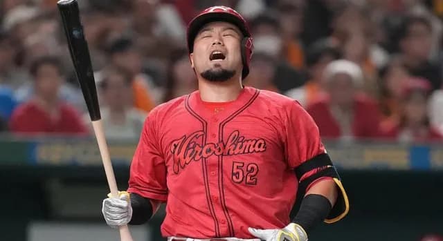 カープ末包、プロ初1番起用も4タコ&盗塁死。新井監督「リスクを覚悟して動かしていかないと」【監督談話/反省会】