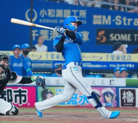 【日本ハム】矢澤宏太、2点右越え適時二塁打「球をよく見て、両手を意識して打ちました」