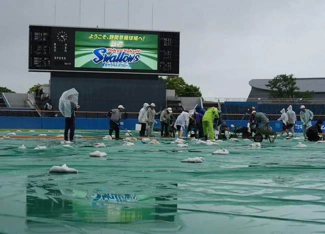 ヤクルトVS巨人戦は雨天中止 30分開始遅らせるもグラウンド状況不良 ヤクルトは今季8度目の中止