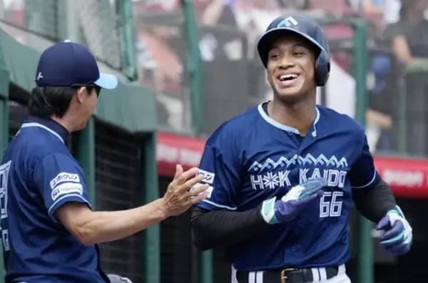 日本ハム、楽天スイープ前半戦貯金21達成!細野6回無失点3勝目!