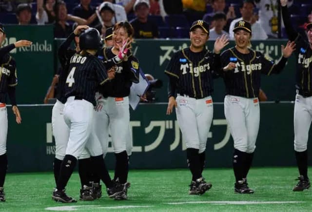 阪神が「伝統の一戦」に一日2勝 Womenも宿敵圧倒 女子交流戦でセ首位の“兄貴”に続いた