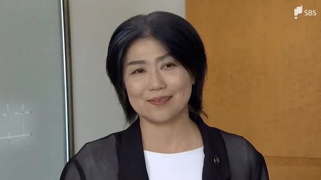 伊東市長の卒業証書、「卒業できないからお遊びで作ってあげた卒業証書だった」