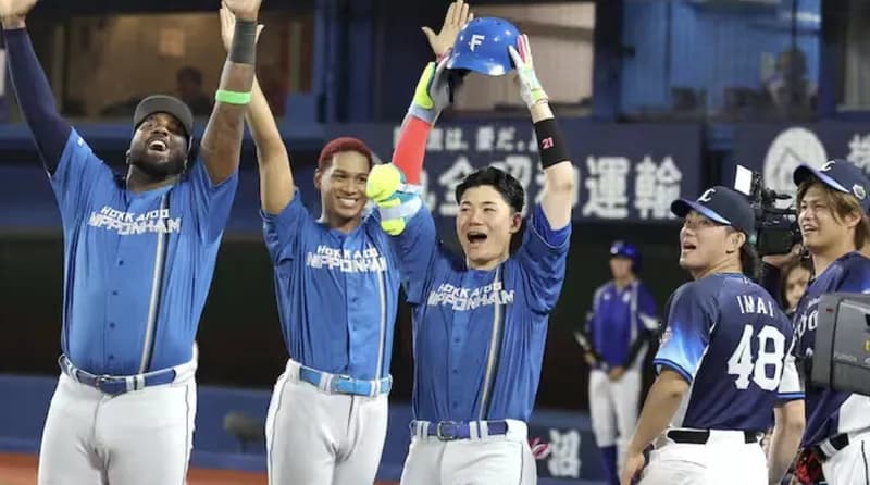 テレ朝中継『飛ぶボールめっちゃ飛ぶ』って牧か清宮が叫んでる声入ってたwwwwwww