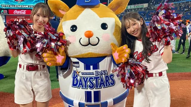 カープのホームランガールが必死にチアガールのダンスを真似するシーン、12球団ファンに大人気www【オールスター2025】