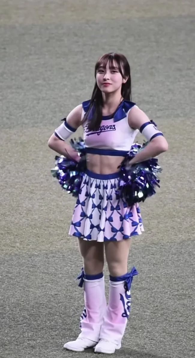 【画像】チアドラゴンズの女の子、めちゃくちゃかわいい