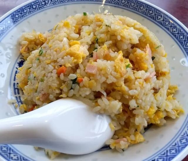 チャーハンってパラパラじゃない方がうまくね?