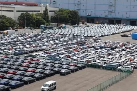 【悲報】アメリカ自動車業界気付く「え待って、関税で日本より俺らの方が不利になってない?」