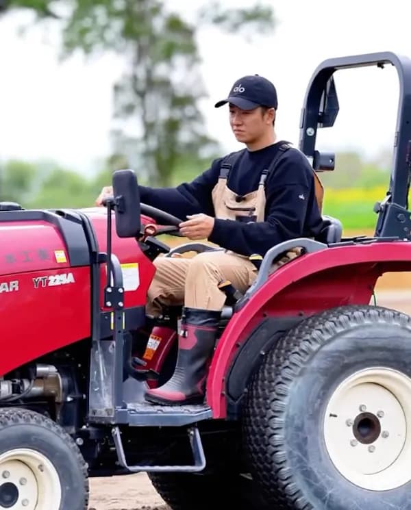 斎藤佑樹さん、重機を難なく操縦して野球グランドを造成→5700いいね超え