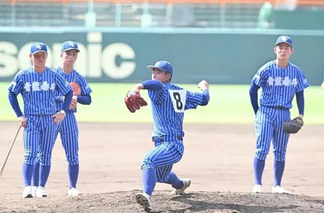 【画像】“ド派手ユニホーム”が甲子園に降臨 栃木覇者の青藍泰斗に視線集中