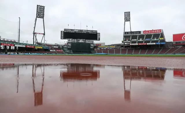 カープvs阪神戦は雨天中止。広島市に大雨警報