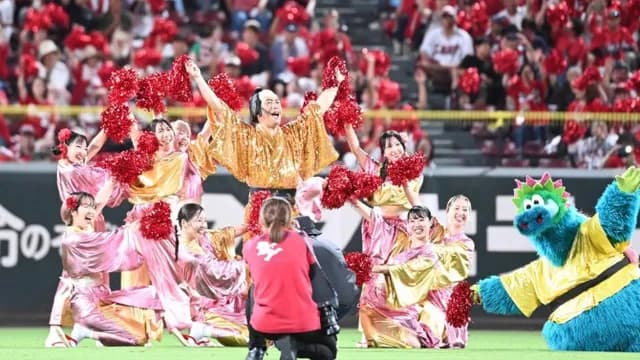 カープ「天谷のマツケンサンバ!」DeNA「スターナイト!」←ファンサの差について真面目に議論