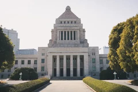 【悲報】日本政府「40代の資産の中央値は200万」←いやありえんやろこんなの…