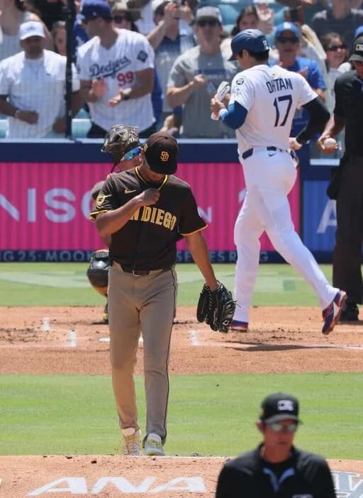 ダルビッシュ初回4失点