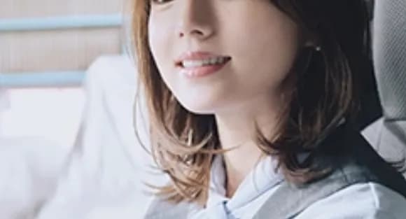 【画像】篠崎愛のOL姿が良すぎるwwwww