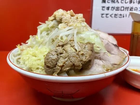 【疑問】ラーメン二郎ってなんであんな気持ち悪いのに信者ついてんの?