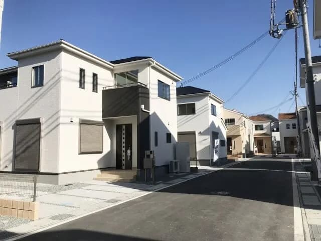 賃貸派と持ち家派の論争はどちらもわかるけど、建売りだけは意味わからんよな