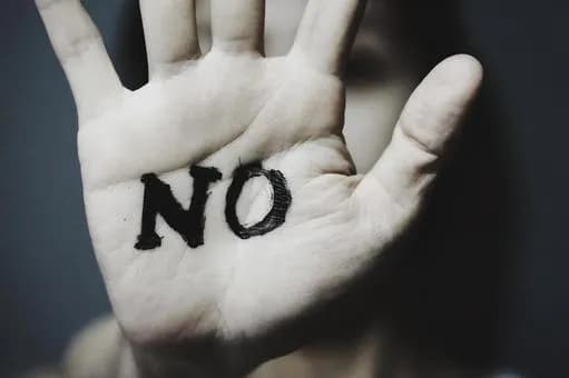 【悲報】日本人「移民やだ!子供作るのもやだ!汚い仕事もやだ!やだやだやだ!!」