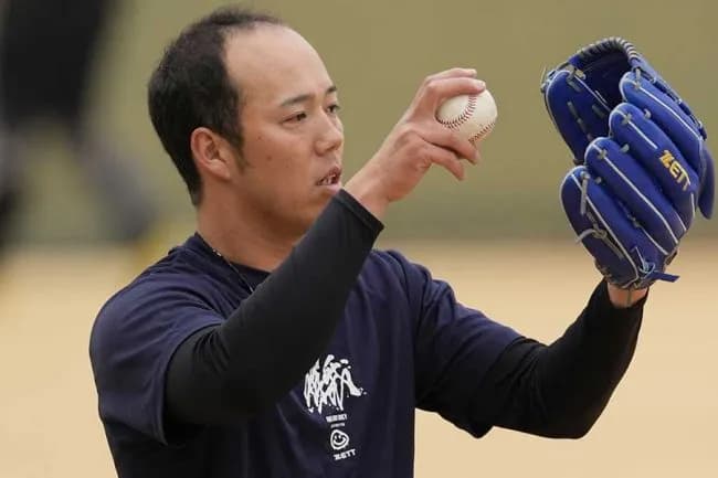 ヤクルト、青柳晃洋(31)をもう1年様子を見るかクビにするかの選択を迫られる